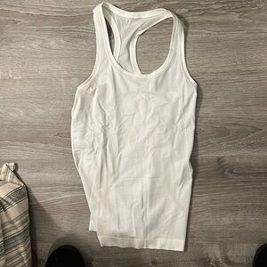 Never worn lululemon workout shirt